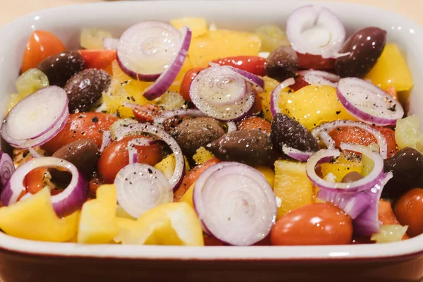 Repas Végétarien Coloré Avec Poivre Oignon Haricots Tomates — Photo