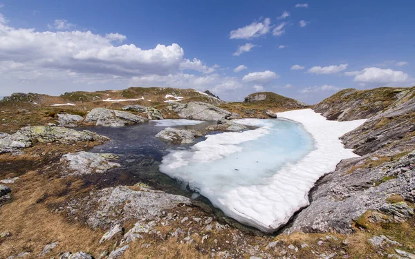 Derretimiento Del Lago Glaciar Una Montaña Rocosa Austria — Foto de Stock