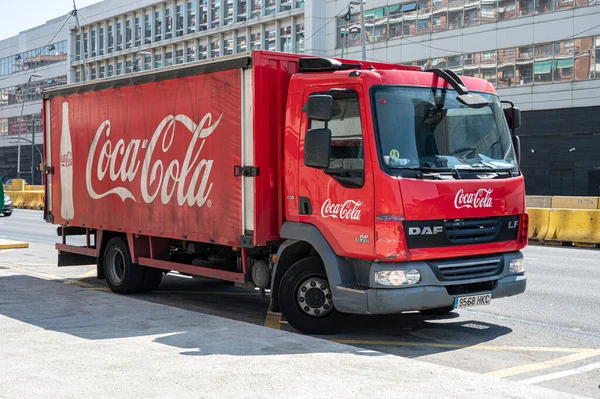 Barcelona Spanje Juni 2021 Bestelwagen Gestopt Straat Het Een Rood — Stockfoto