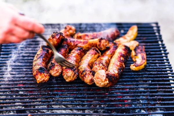 Tiro Alto Ángulo Salchichas Parrilla Parrilla Barbacoa — Foto de Stock