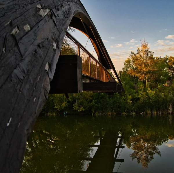 Uma Ponte Sobre Rio Noite — Fotografia de Stock
