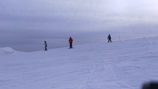 Vinterlandskap Med Snö Och Berg — Stockvideo