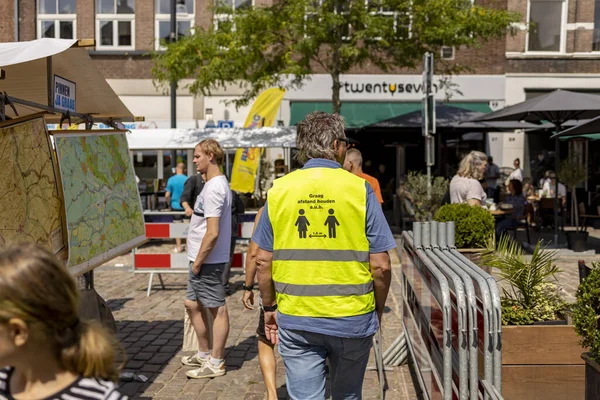 Zutphen Nizozemsko Července 2021 Strážce Žlutou Vestou Knižním Veletrhu Centru — Stock fotografie