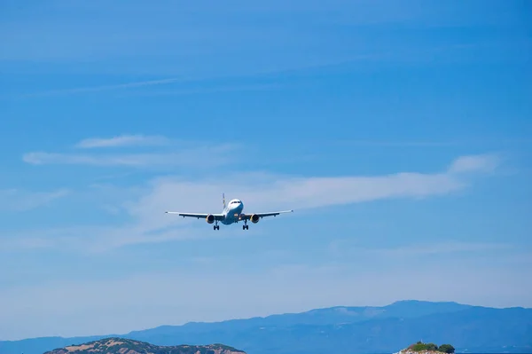 Skiathos Grèce Juin 2021 Avion Atterrit Sur Aéroport Skiathos Alexandros — Photo