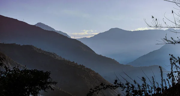 Ein Faszinierender Blick Auf Eine Wunderschöne Berglandschaft — Stockfoto