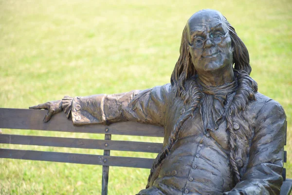 Olathe Estados Unidos 2021 Estatua Benjamin Franklin Parque Del Centro —  Fotos de Stock