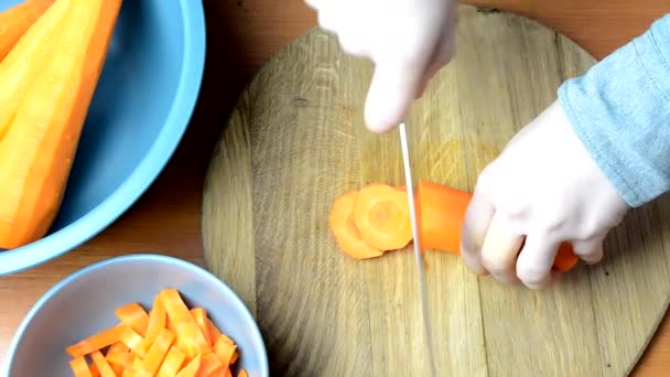 Vrouw Die Bananen Fruit Eet Keuken — Stockvideo