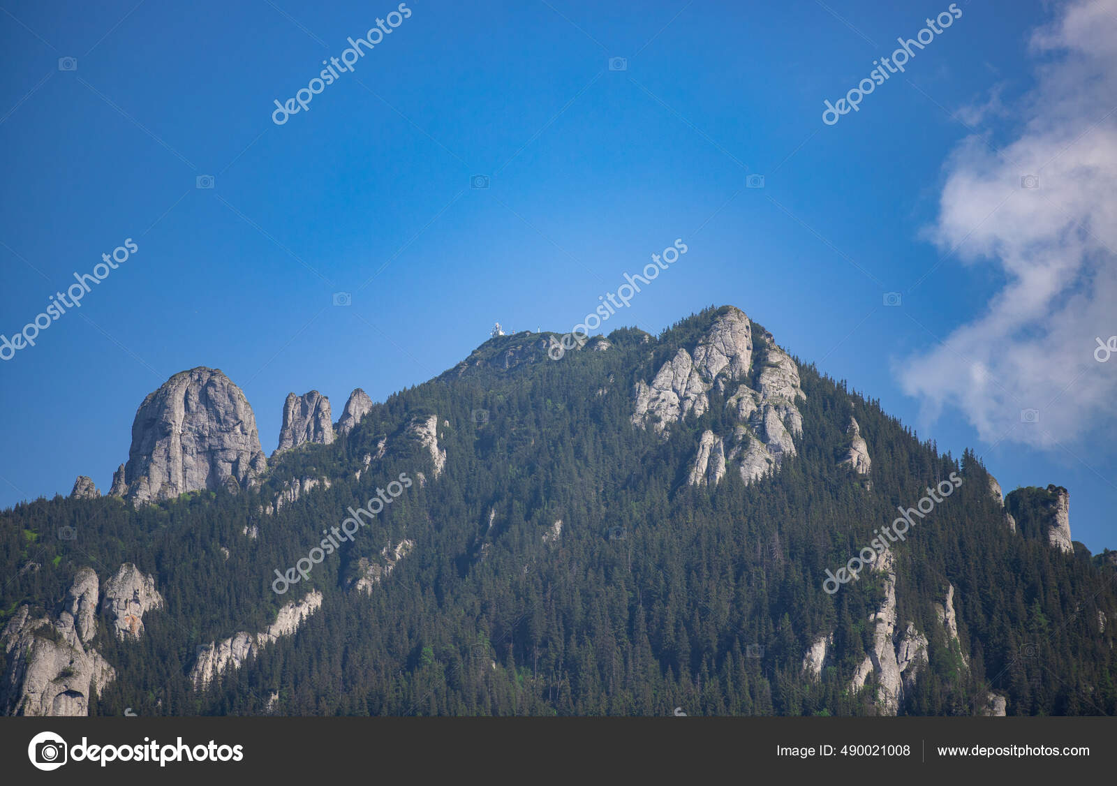 Ceahlau Massif Mountain Range Romania Stock Photo By ©wirestock 490021008