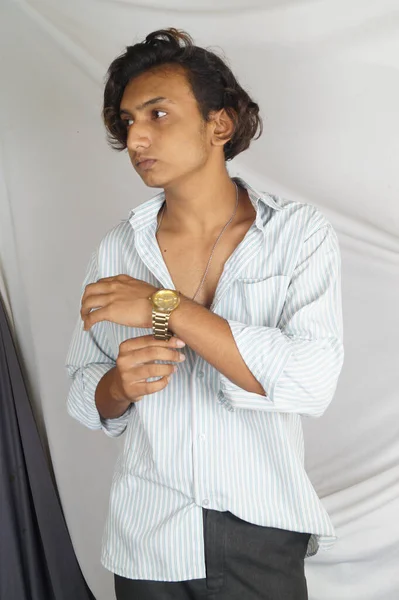Shot Indian Young Man South Asia Posing Camera Looking Side — ストック写真