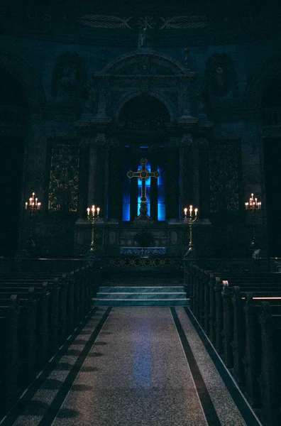 Interiér Frederikova Kostela Kodani Dánsko Rozsvícenými Svíčkami Tlumeným Modrým Světlem — Stock fotografie
