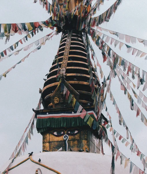 Vertical Shot Swayambhunath Stupa Temple Kathmandu Nepal Clear Bright Sky — Stock Photo, Image