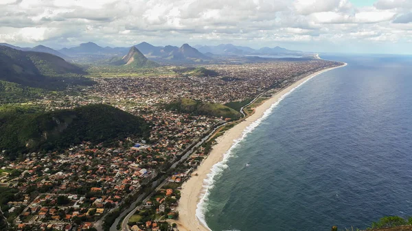 Tiro Aéreo Dos Edifícios Uma Cidade Pela Costa Capturada Niteroi — Fotografia de Stock