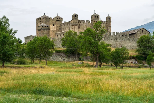 Pohled Hrad Fenis Slavný Středověký Hrad Údolí Aosta Jeden Hlavních — Stock fotografie