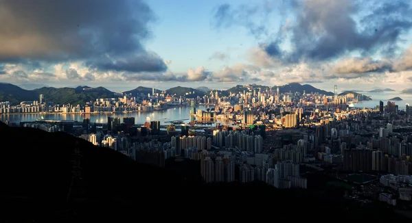 Egy Gyönyörű Felhős Napfelkelte Hong Kong Városban Kínában — Stock Fotó