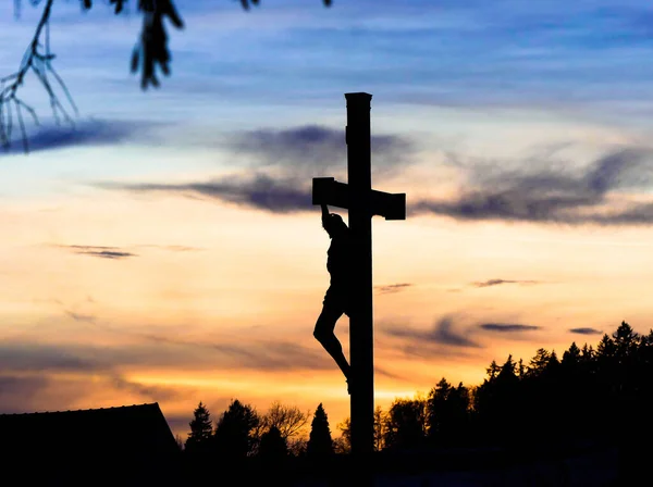 Statue Crucified Jesus Christ Hanging Cross Sunset Hour Trees Background — Stock Photo, Image