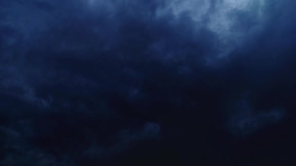 Бушующие Облака Небе Молнией — стоковое видео