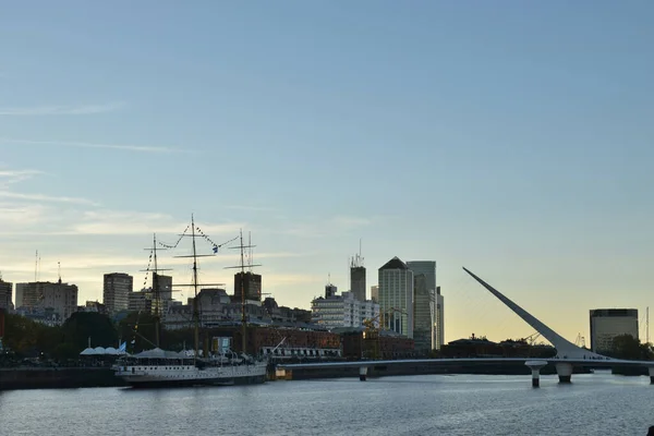 Skyline Puerto Madero Buenos Aires Argentine Avec Pont Pour Femme — Photo