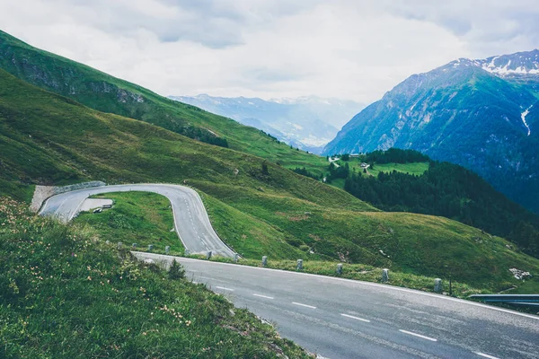 Motorväg Genom Gröna Bergen Fusch Österrike — Stockfoto