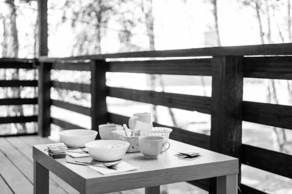 Belo Conjunto Uma Mesa Pequeno Almoço Com Café Mingau Cereal — Fotografia de Stock