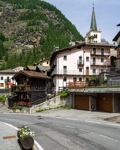 Vue Sur Valtournenche Une Station Balnéaire Typique Vallée Aoste Pendant — Photo