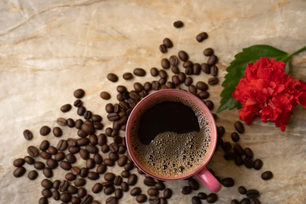 Una Vista Superior Una Taza Café Fresco Una Mesa Madera — Foto de Stock