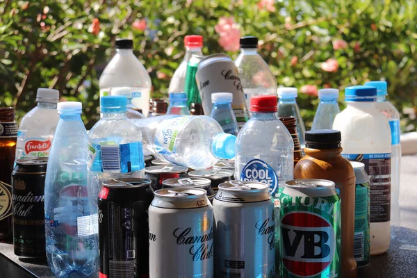 Sydney Αυστραλια Απρ 2021 Πλαστικά Μπουκάλια Και Κονσέρβες Αξίας Λεπτών — Φωτογραφία Αρχείου
