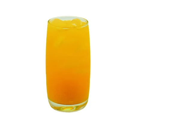 用白色隔开的橙汁垂直拍摄的照片 — 图库照片