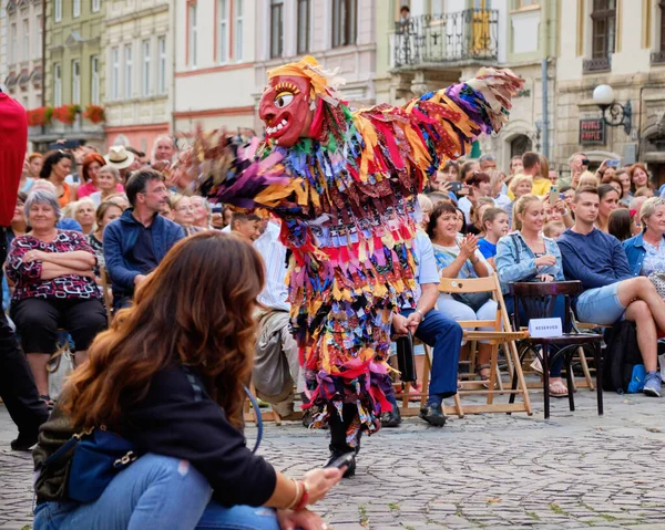 Львов Украина Августа 2019 Года Польские Персонажи Одетые Народную Одежду — стоковое фото