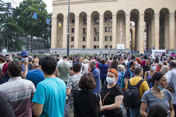 Tbilisi Georgia Julio 2021 Una Multitud Personas Reunieron Para Manifestarse —  Fotos de Stock