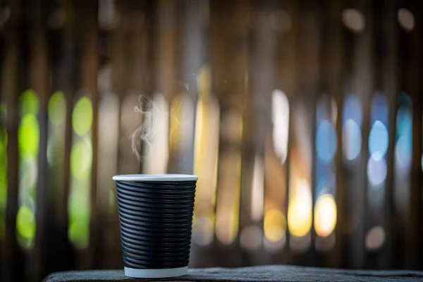 Primer Plano Una Taza Café Plástico Enfoque Superficial —  Fotos de Stock