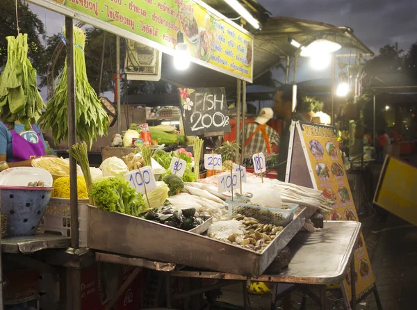 Krabi Thailand Dec 2014 Food Stall Krabi Displaying Fish Vegetables — Stock Photo, Image