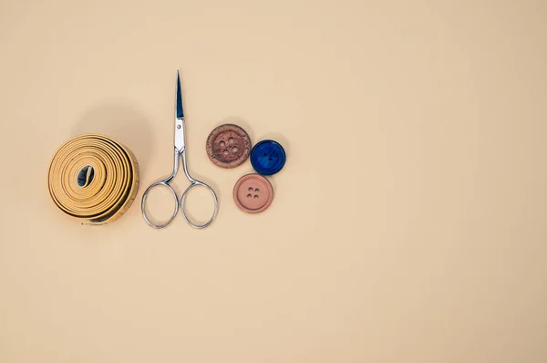 Närbild Bild Symaterial Isolerad Rosa Bakgrund Med Kopieringsutrymme — Stockfoto