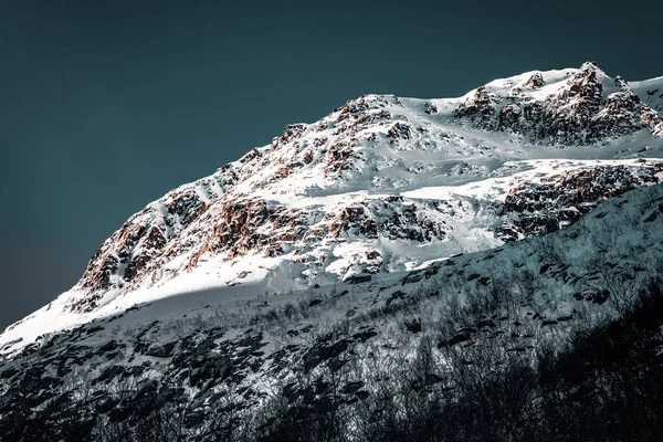 Захватывающий Вид Заснеженные Горы Тромсо Норвегия — стоковое фото