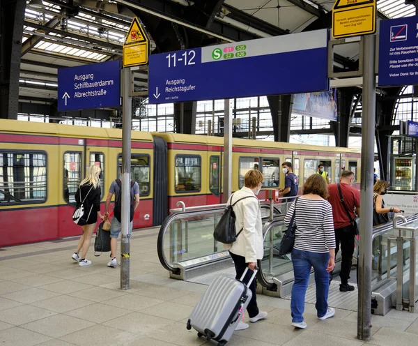 Berlin Tyskland Jul 2021 Ett Grunt Fokus För Passagerare Som — Stockfoto
