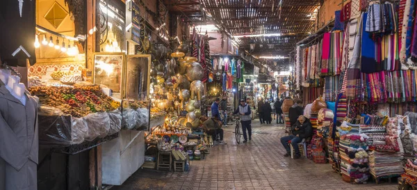 Marrakech Morocco Dec 2019 Food Stall Textile Stalls Souk Medina — Stock Photo, Image