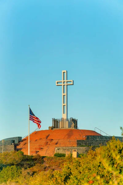 Colpo Verticale Mount Soledad Cross Contro Cielo Blu Chiaro Jolla — Foto Stock