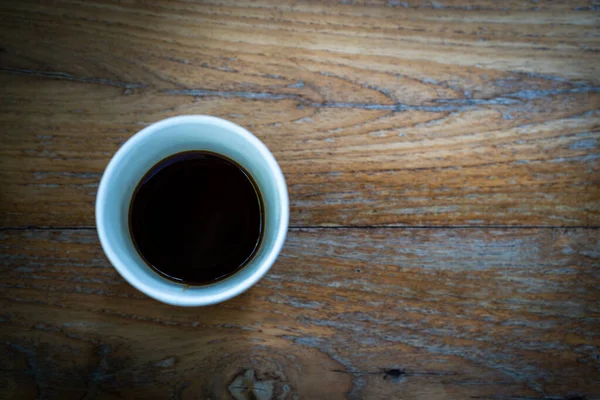 Una Vista Dall Alto Una Tazza Con Caffè Scuro Preparato — Foto Stock