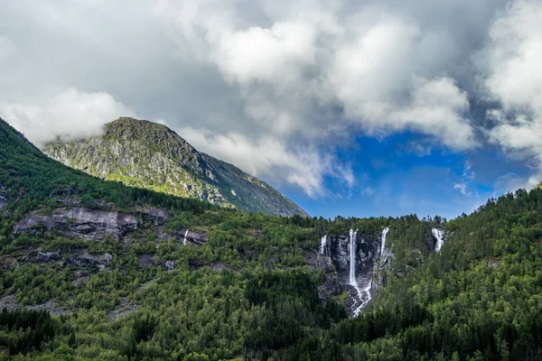 挪威的风景 胡赛达伦瀑布 金萨尔维克 哈维达 霍达兰 — 图库照片