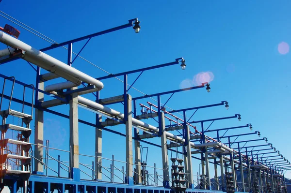 Complejo Gasoductos Una Central Eléctrica Gas Contra Cielo Azul —  Fotos de Stock