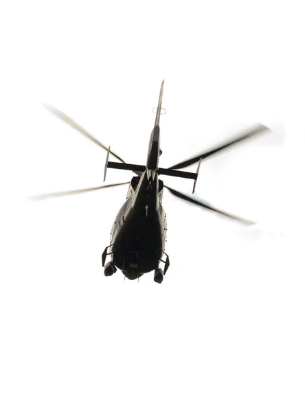 Disparo Bajo Ángulo Helicóptero Volador Sobre Fondo Blanco — Foto de Stock
