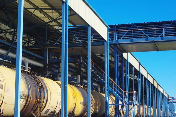 Los Tubos Estructuras Una Instalación Industrial —  Fotos de Stock