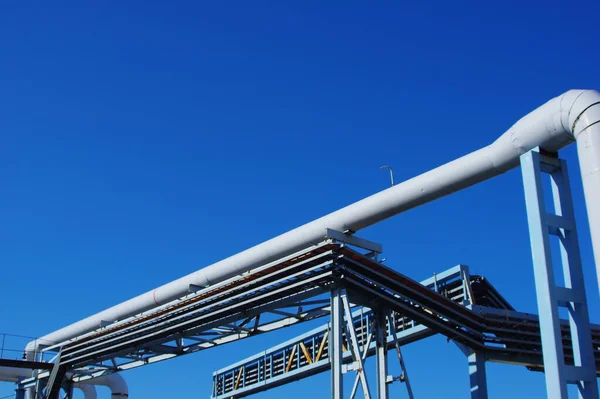 Los Tubos Estructuras Una Instalación Industrial —  Fotos de Stock