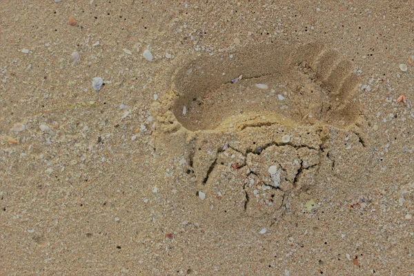 Sfondo Una Singola Impronta Profonda Piedi Nudi Nella Sabbia Morbida — Foto Stock