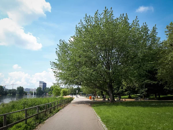 Een Groep Mensen Sandstrand Wohrder See Neurenberg Duitsland — Stockfoto