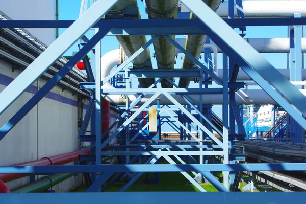 炼油工业园区设备 具有工业技术参数的工厂设备 — 图库照片