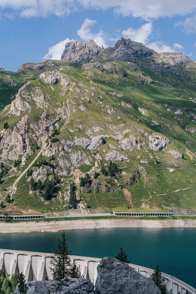 Άποψη Του Διάσημου Φράγματος Των Δολομιτών Lago Fedaia Φράγμα Φεδαίας — Φωτογραφία Αρχείου