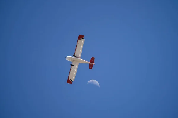 Een Prachtig Uitzicht Het Aerobatische Vliegtuig Tijdens Vlucht — Stockfoto