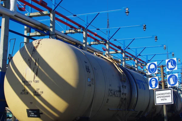 Los Equipos Refinación Petróleo Zona Industrial Equipos Fábrica Con Detalles —  Fotos de Stock