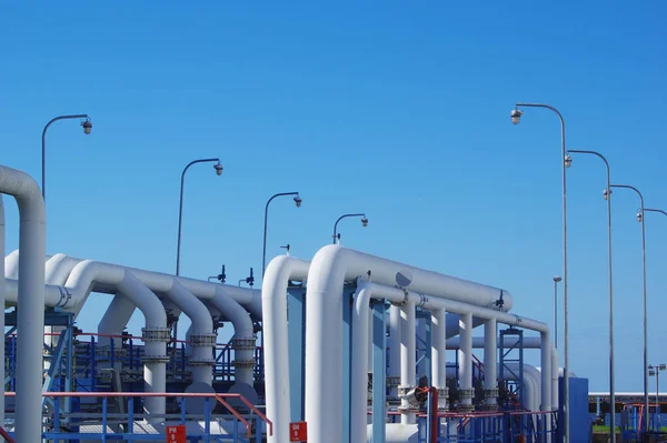 Завод Переработке Нефти Большими Трубами Промышленного Назначения — стоковое фото