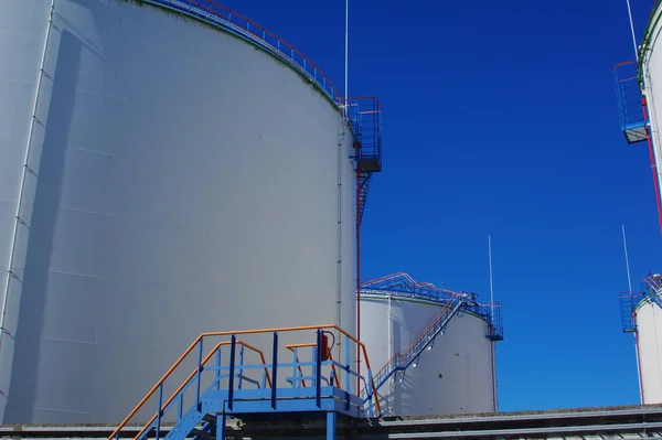 Los Equipos Refinación Petróleo Zona Industrial Equipos Fábrica Con Detalles — Foto de Stock